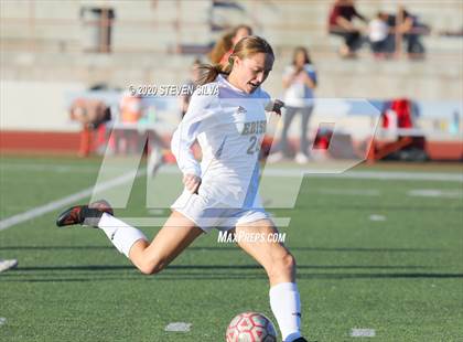 Thumbnail 2 in Cathedral Catholic vs. Edison (CIF SoCal Regional D1 Quarterfinal) photogallery.