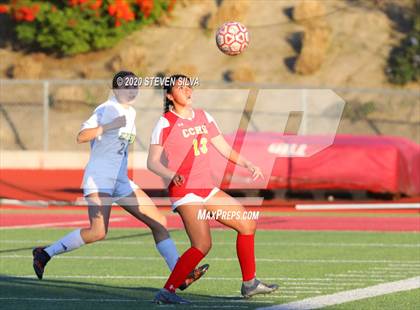 Thumbnail 3 in Cathedral Catholic vs. Edison (CIF SoCal Regional D1 Quarterfinal) photogallery.