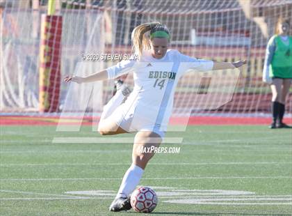 Thumbnail 2 in Cathedral Catholic vs. Edison (CIF SoCal Regional D1 Quarterfinal) photogallery.
