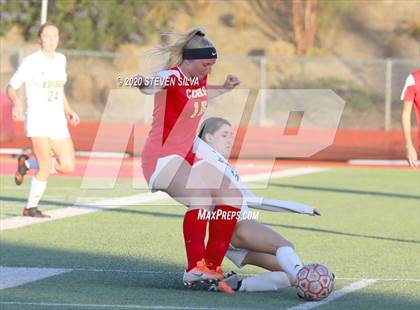 Thumbnail 2 in Cathedral Catholic vs. Edison (CIF SoCal Regional D1 Quarterfinal) photogallery.