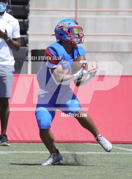 Thumbnail 2 in American Fork vs. Serra (Honor Bowl) photogallery.