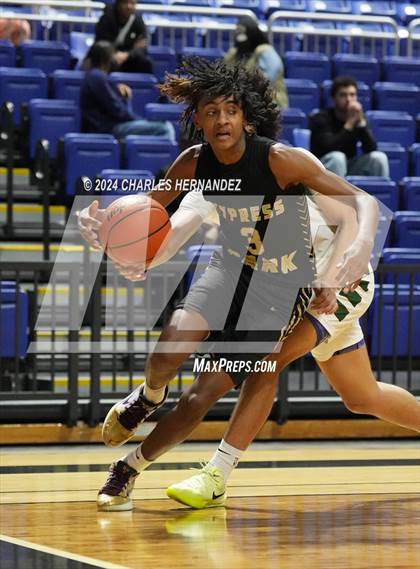 Thumbnail 2 in Cypress Park vs. Cypress Falls (Cy-Hoops Invitational) photogallery.