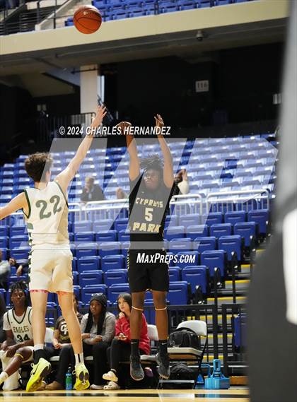 Thumbnail 3 in Cypress Park vs. Cypress Falls (Cy-Hoops Invitational) photogallery.