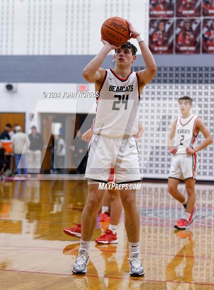 Thumbnail 3 in Spencerville vs. Wayne Trace (OHSAA Division 3 Region 10 District Semi Final) photogallery.