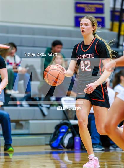 Thumbnail 1 in Cashmere vs. Bellevue Christian (WIAA 1A Opening Round) photogallery.