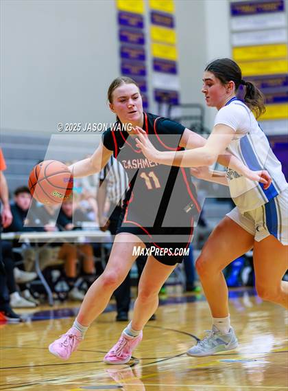 Thumbnail 1 in Cashmere vs. Bellevue Christian (WIAA 1A Opening Round) photogallery.