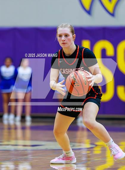 Thumbnail 2 in Cashmere vs. Bellevue Christian (WIAA 1A Opening Round) photogallery.
