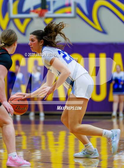 Thumbnail 2 in Cashmere vs. Bellevue Christian (WIAA 1A Opening Round) photogallery.