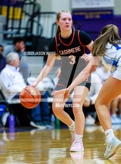 Thumbnail 1 in Cashmere vs. Bellevue Christian (WIAA 1A Opening Round) photogallery.
