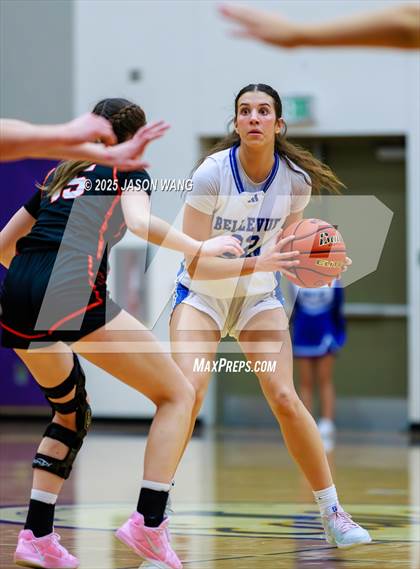 Thumbnail 2 in Cashmere vs. Bellevue Christian (WIAA 1A Opening Round) photogallery.