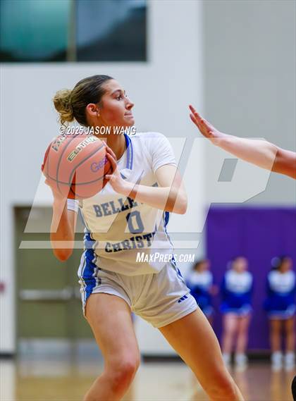 Thumbnail 2 in Cashmere vs. Bellevue Christian (WIAA 1A Opening Round) photogallery.
