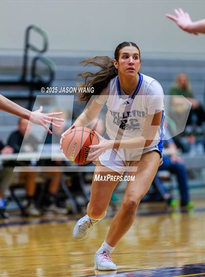 Thumbnail 2 in Cashmere vs. Bellevue Christian (WIAA 1A Opening Round) photogallery.