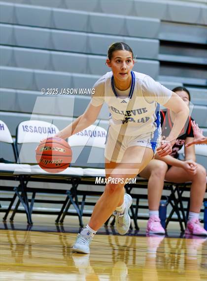 Thumbnail 2 in Cashmere vs. Bellevue Christian (WIAA 1A Opening Round) photogallery.