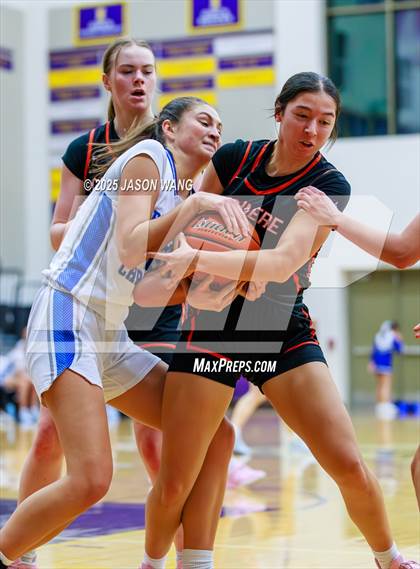 Thumbnail 3 in Cashmere vs. Bellevue Christian (WIAA 1A Opening Round) photogallery.