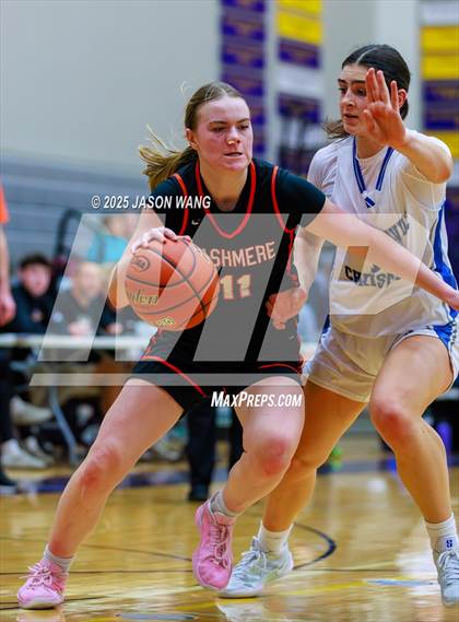 Thumbnail 3 in Cashmere vs. Bellevue Christian (WIAA 1A Opening Round) photogallery.