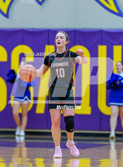 Thumbnail 3 in Cashmere vs. Bellevue Christian (WIAA 1A Opening Round) photogallery.