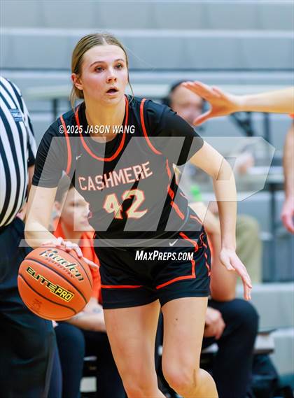 Thumbnail 3 in Cashmere vs. Bellevue Christian (WIAA 1A Opening Round) photogallery.