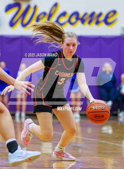 Thumbnail 2 in Cashmere vs. Bellevue Christian (WIAA 1A Opening Round) photogallery.