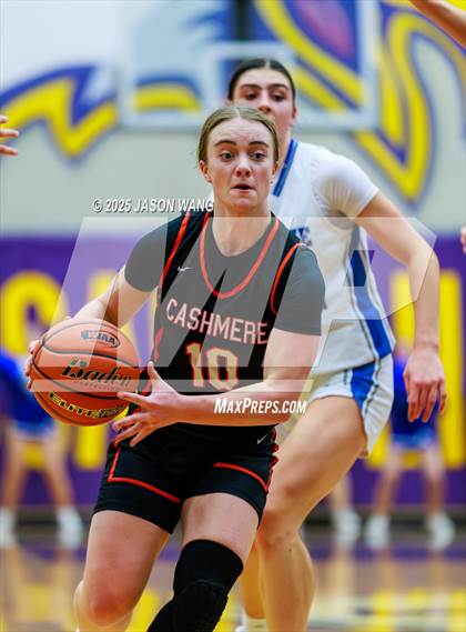 Thumbnail 3 in Cashmere vs. Bellevue Christian (WIAA 1A Opening Round) photogallery.