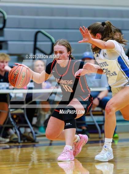 Thumbnail 1 in Cashmere vs. Bellevue Christian (WIAA 1A Opening Round) photogallery.