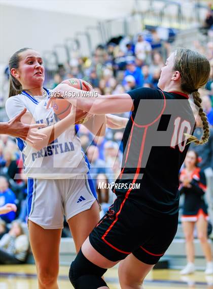 Thumbnail 3 in Cashmere vs. Bellevue Christian (WIAA 1A Opening Round) photogallery.