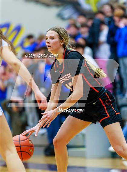 Thumbnail 2 in Cashmere vs. Bellevue Christian (WIAA 1A Opening Round) photogallery.