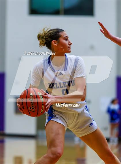 Thumbnail 3 in Cashmere vs. Bellevue Christian (WIAA 1A Opening Round) photogallery.