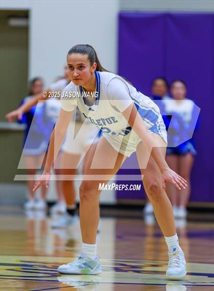 Thumbnail 2 in Cashmere vs. Bellevue Christian (WIAA 1A Opening Round) photogallery.