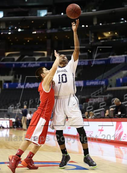 Thumbnail 3 in Bellarmine-Jefferson vs. San Gabriel Academy (Staples Center) photogallery.
