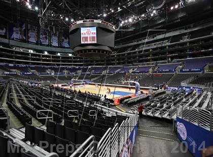 Thumbnail 2 in Bellarmine-Jefferson vs. San Gabriel Academy (Staples Center) photogallery.