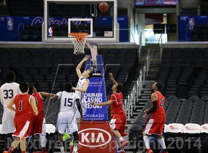 Thumbnail 2 in Bellarmine-Jefferson vs. San Gabriel Academy (Staples Center) photogallery.