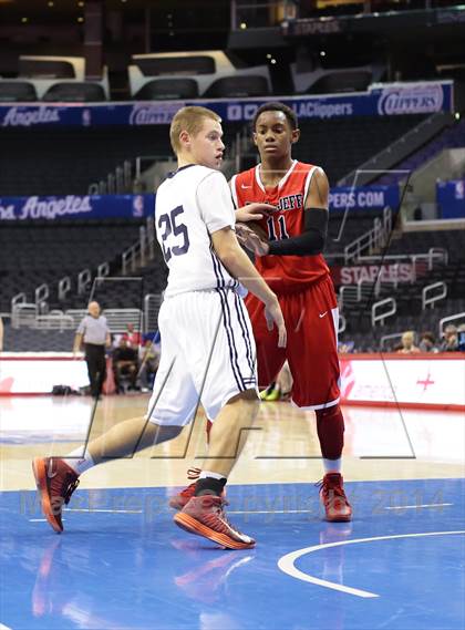 Thumbnail 3 in Bellarmine-Jefferson vs. San Gabriel Academy (Staples Center) photogallery.