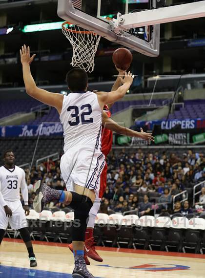Thumbnail 2 in Bellarmine-Jefferson vs. San Gabriel Academy (Staples Center) photogallery.