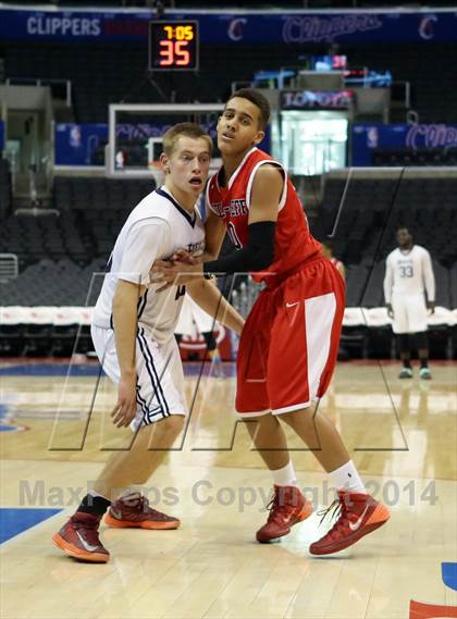Thumbnail 3 in Bellarmine-Jefferson vs. San Gabriel Academy (Staples Center) photogallery.