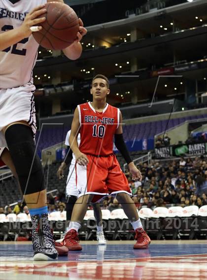 Thumbnail 2 in Bellarmine-Jefferson vs. San Gabriel Academy (Staples Center) photogallery.
