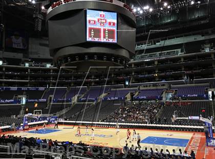 Thumbnail 3 in Bellarmine-Jefferson vs. San Gabriel Academy (Staples Center) photogallery.
