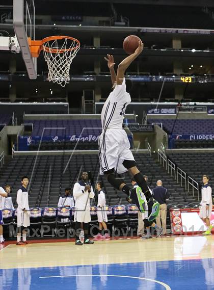Thumbnail 2 in Bellarmine-Jefferson vs. San Gabriel Academy (Staples Center) photogallery.