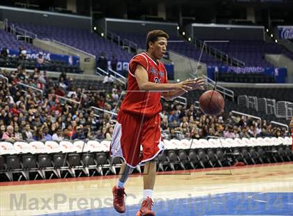 Thumbnail 2 in Bellarmine-Jefferson vs. San Gabriel Academy (Staples Center) photogallery.