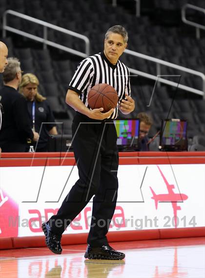 Thumbnail 2 in Bellarmine-Jefferson vs. San Gabriel Academy (Staples Center) photogallery.