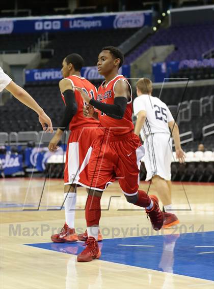 Thumbnail 3 in Bellarmine-Jefferson vs. San Gabriel Academy (Staples Center) photogallery.