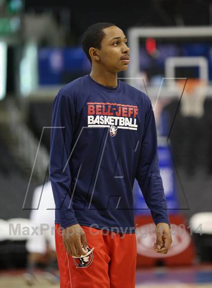 Thumbnail 1 in Bellarmine-Jefferson vs. San Gabriel Academy (Staples Center) photogallery.