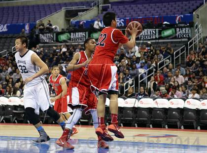 Thumbnail 3 in Bellarmine-Jefferson vs. San Gabriel Academy (Staples Center) photogallery.