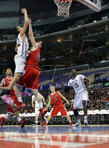 Thumbnail 3 in Bellarmine-Jefferson vs. San Gabriel Academy (Staples Center) photogallery.