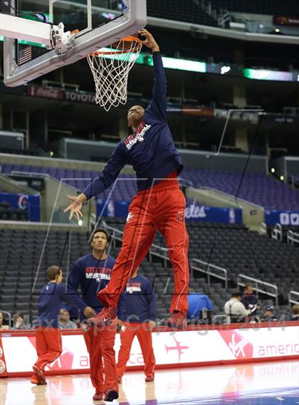Thumbnail 2 in Bellarmine-Jefferson vs. San Gabriel Academy (Staples Center) photogallery.