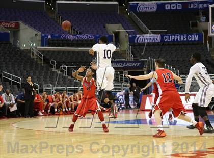 Thumbnail 3 in Bellarmine-Jefferson vs. San Gabriel Academy (Staples Center) photogallery.