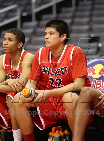 Thumbnail 2 in Bellarmine-Jefferson vs. San Gabriel Academy (Staples Center) photogallery.