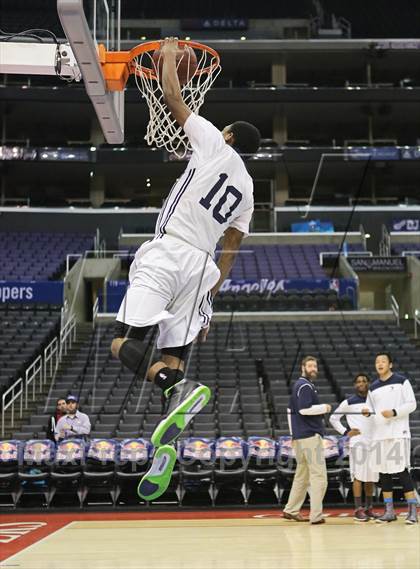Thumbnail 3 in Bellarmine-Jefferson vs. San Gabriel Academy (Staples Center) photogallery.
