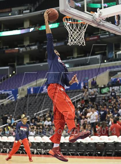 Thumbnail 2 in Bellarmine-Jefferson vs. San Gabriel Academy (Staples Center) photogallery.