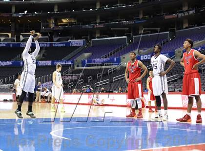 Thumbnail 3 in Bellarmine-Jefferson vs. San Gabriel Academy (Staples Center) photogallery.