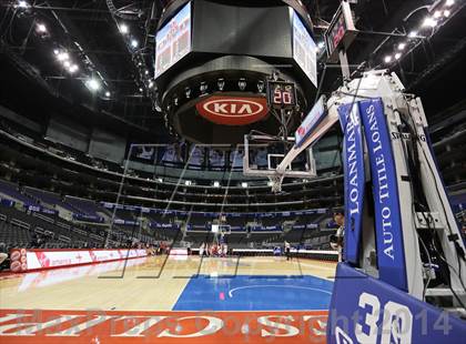 Thumbnail 2 in Bellarmine-Jefferson vs. San Gabriel Academy (Staples Center) photogallery.
